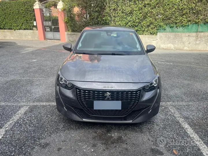 Peugeot 208 2021 photo 2