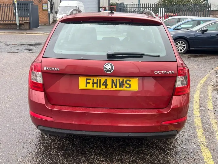 Skoda Octavia 2014 photo 2