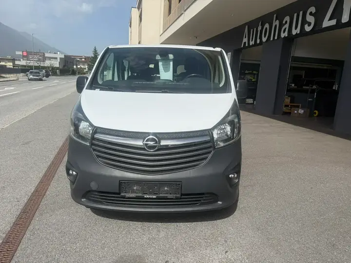 Opel Vivaro 2015 photo 2