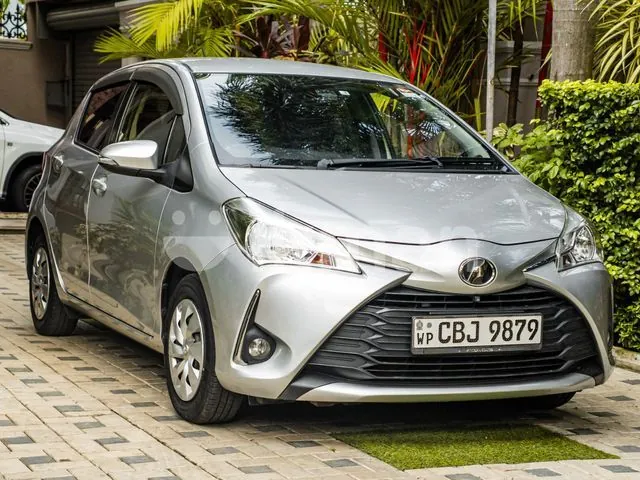 Toyota Vitz 2017 photo 2