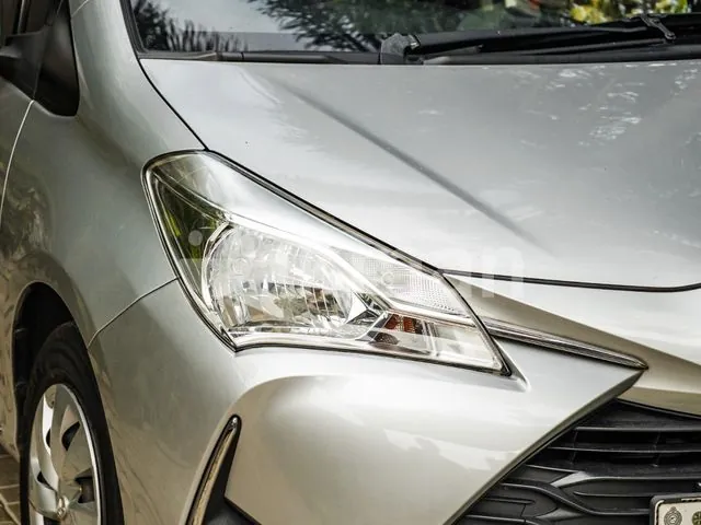 Toyota Vitz 2017 photo 4