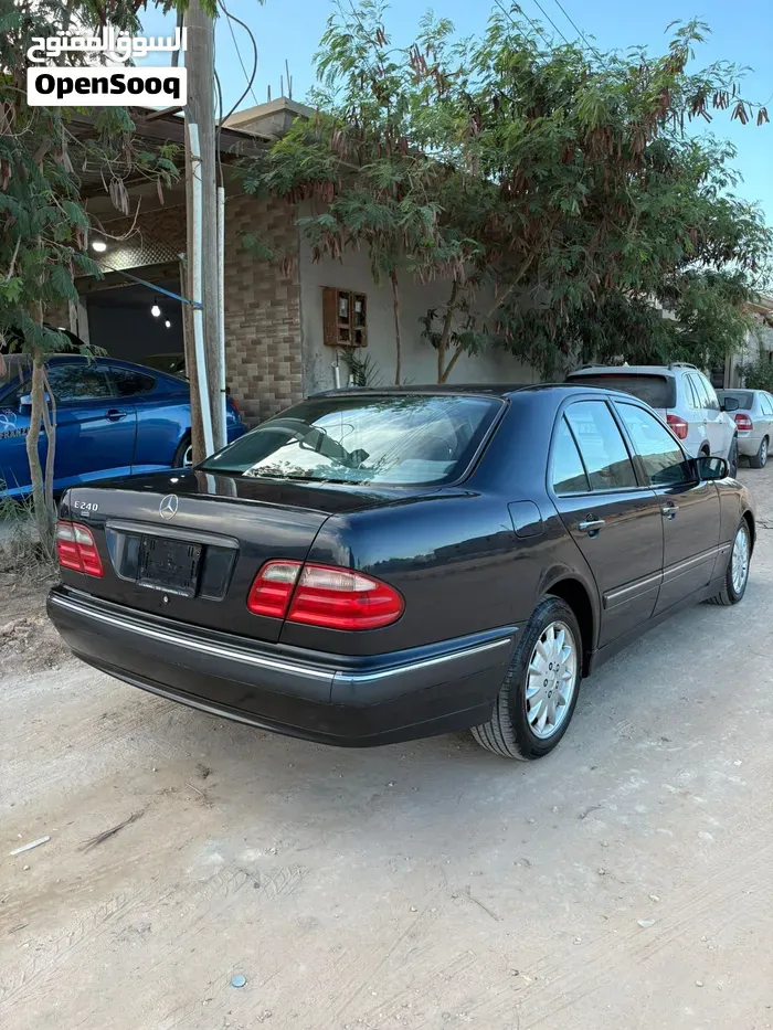 Mercedes-Benz E-Class 2002 photo 4
