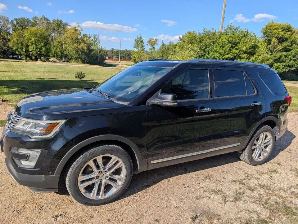 Ford Explorer 2017 photo 2