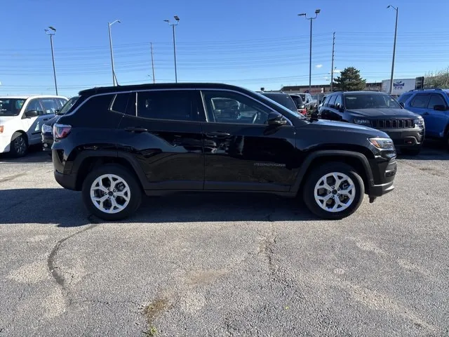 Jeep Compass 2025 photo 4