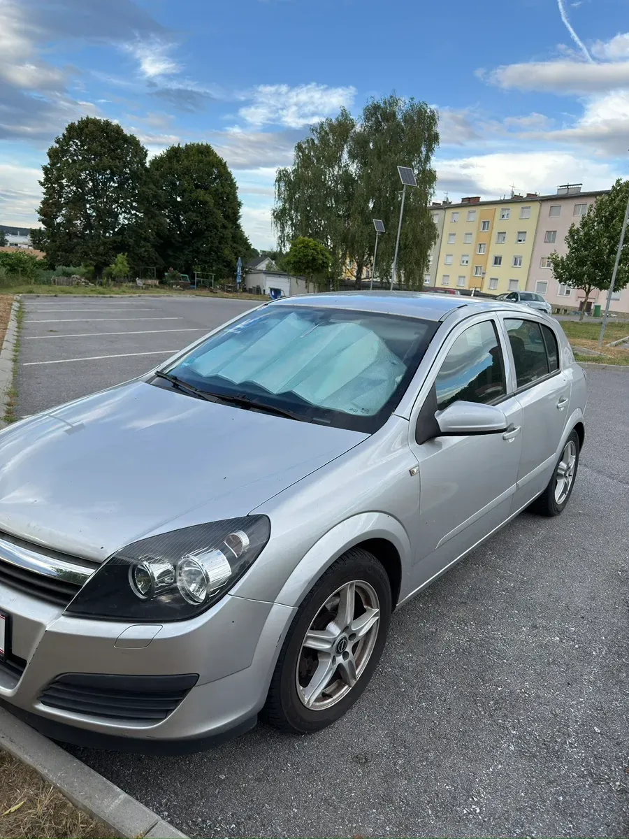 Opel Astra 2004 photo 2