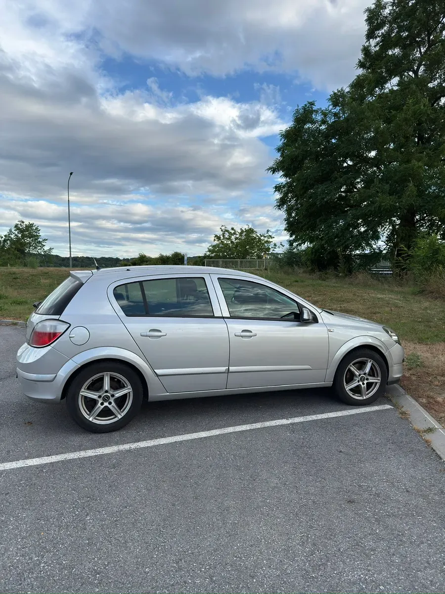 Opel Astra 2004 photo 3
