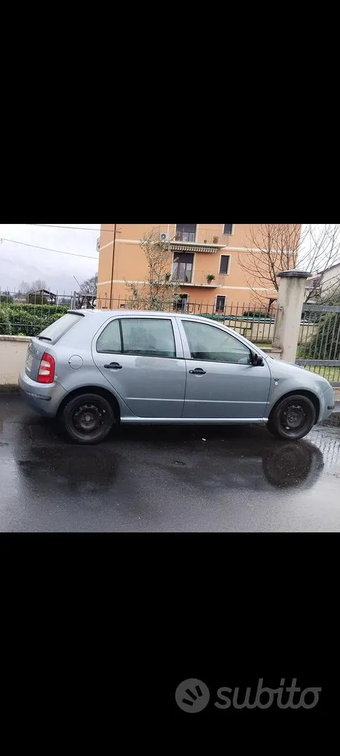 Skoda Fabia 2002 photo 4
