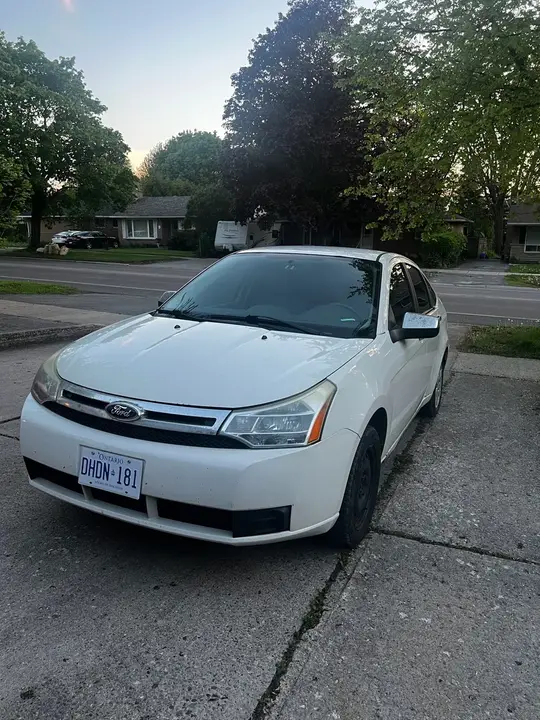 Ford Focus 2011 photo 2
