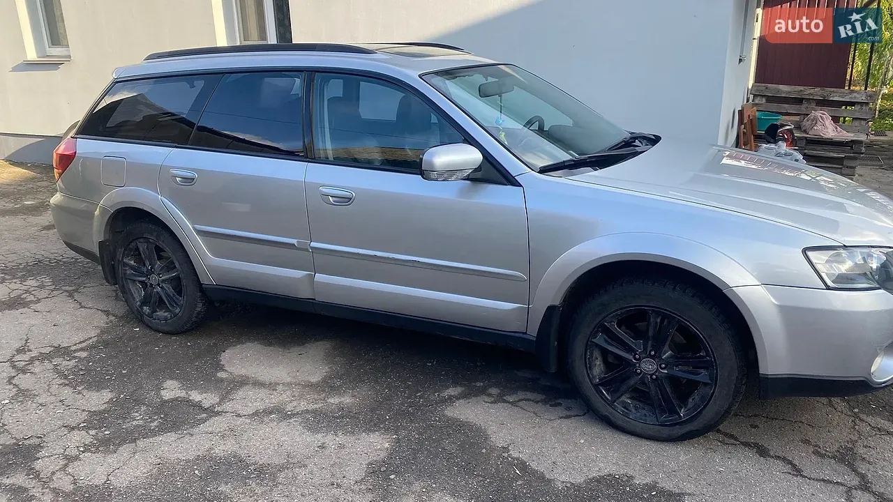 Subaru Outback 2005 photo 2