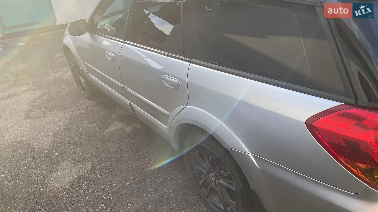 Subaru Outback 2005 photo 4