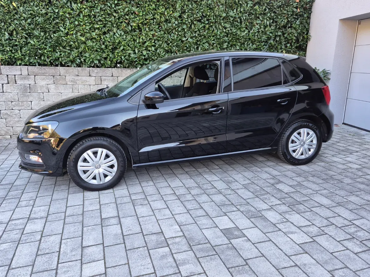 Volkswagen Polo 2016 photo 2