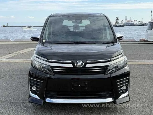 Toyota Voxy Zs 2017 photo 5