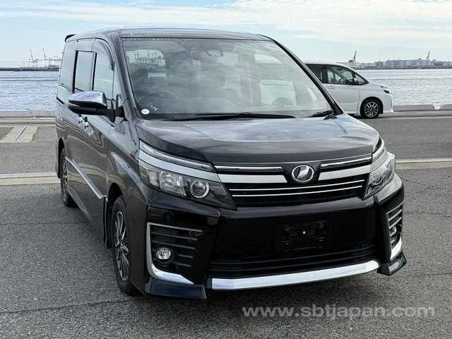 Toyota Voxy Zs