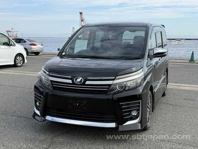 Toyota Voxy Zs 2017 photo 2