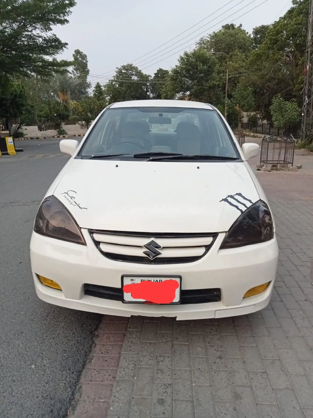Suzuki Liana