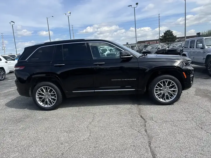 Jeep Grand Cherokee 2023 photo 4