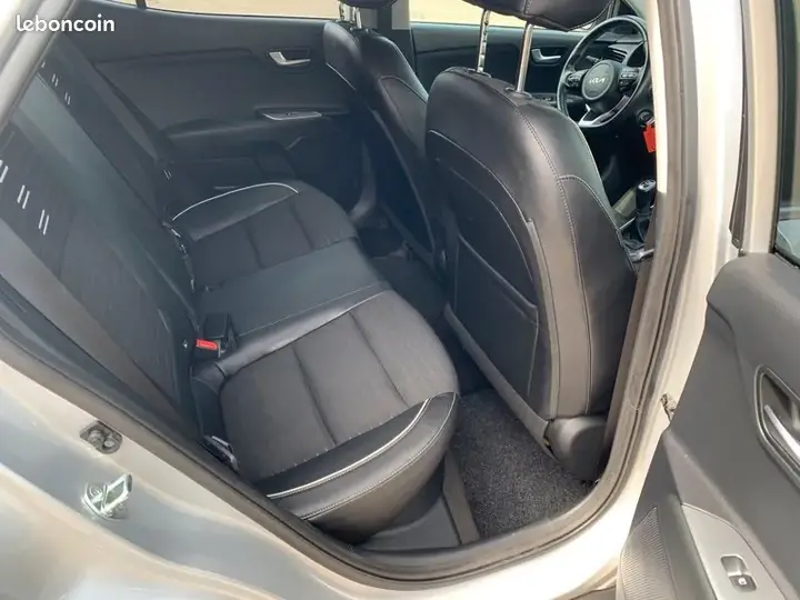 Kia Stonic 2023 photo 5