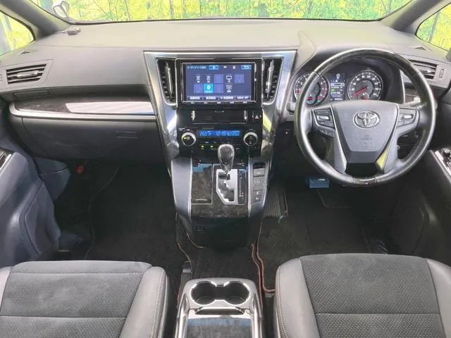 Toyota Alphard 2017 photo 2