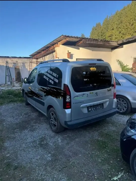 Peugeot Partner 2011 photo 2
