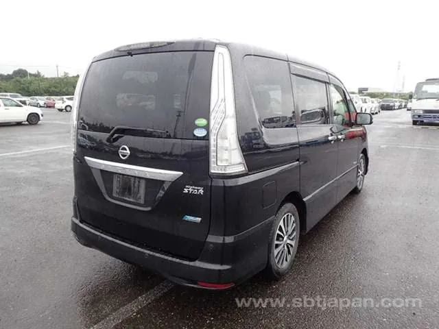 Nissan Serena 2015 photo 4