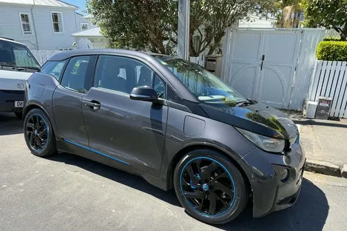 BMW I3