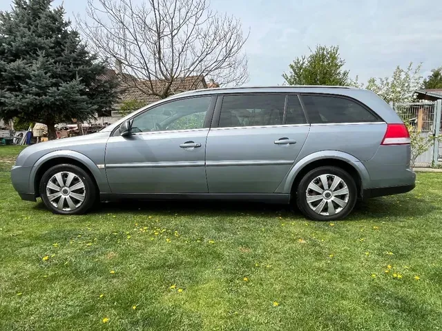 Opel Vectra Caravan 2004 photo 3