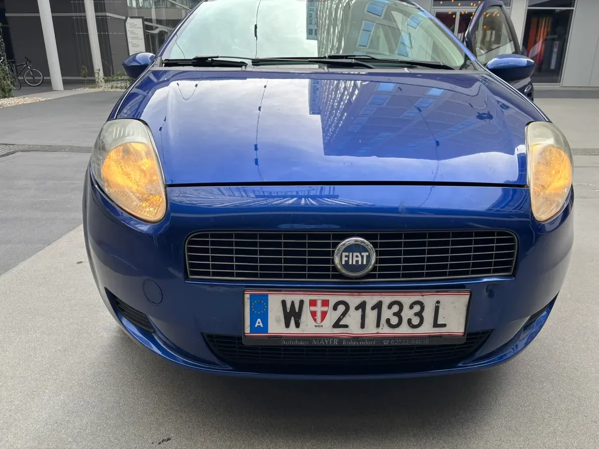 Fiat Grande Punto 2006 photo 2