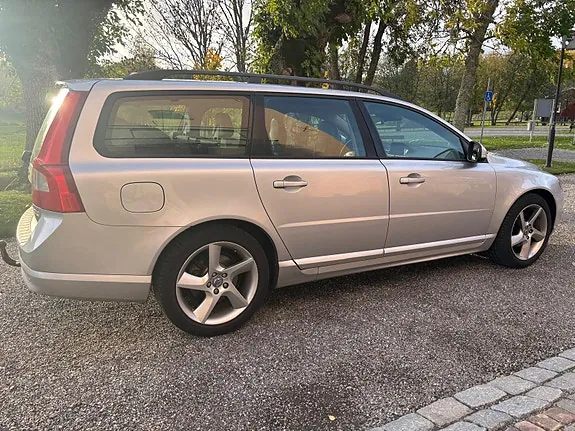 Volvo V70 2012 photo 3