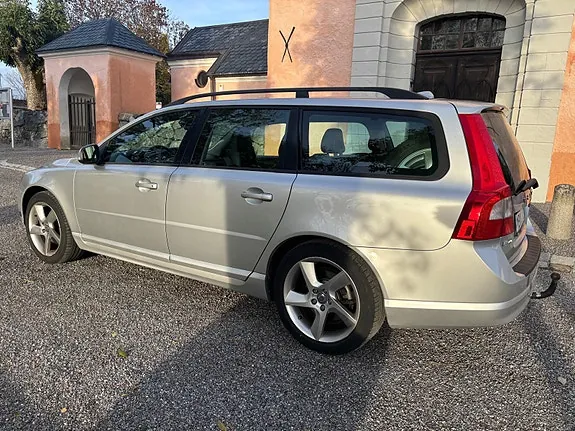 Volvo V70 2012 photo 4