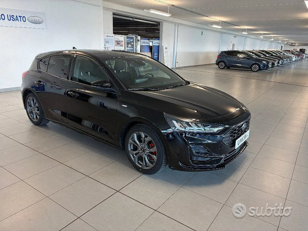 Ford Focus 2023 photo 2