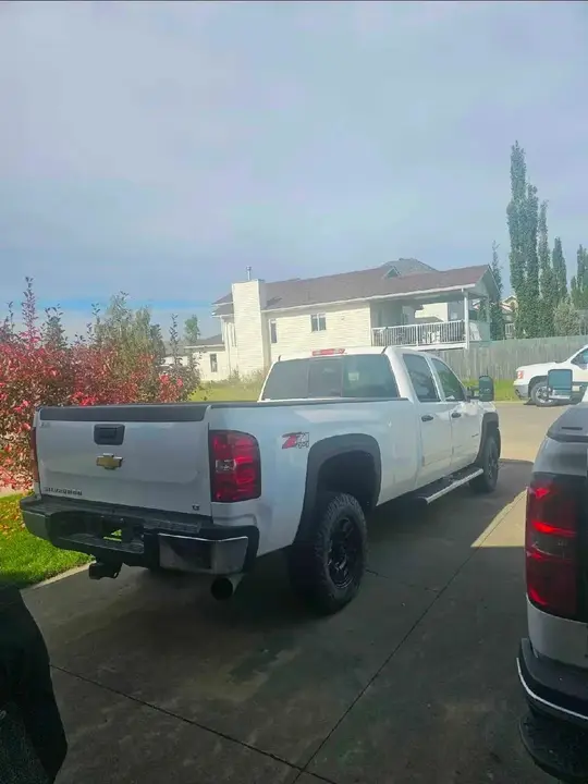 Chevrolet Silverado 3500Hd 2010 photo 4