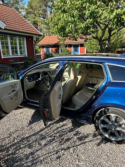 Volvo V60 2012 photo 2