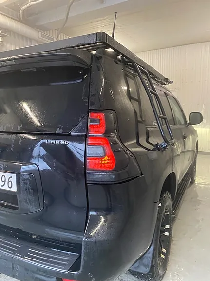 Toyota Land Cruiser 2009 photo 2