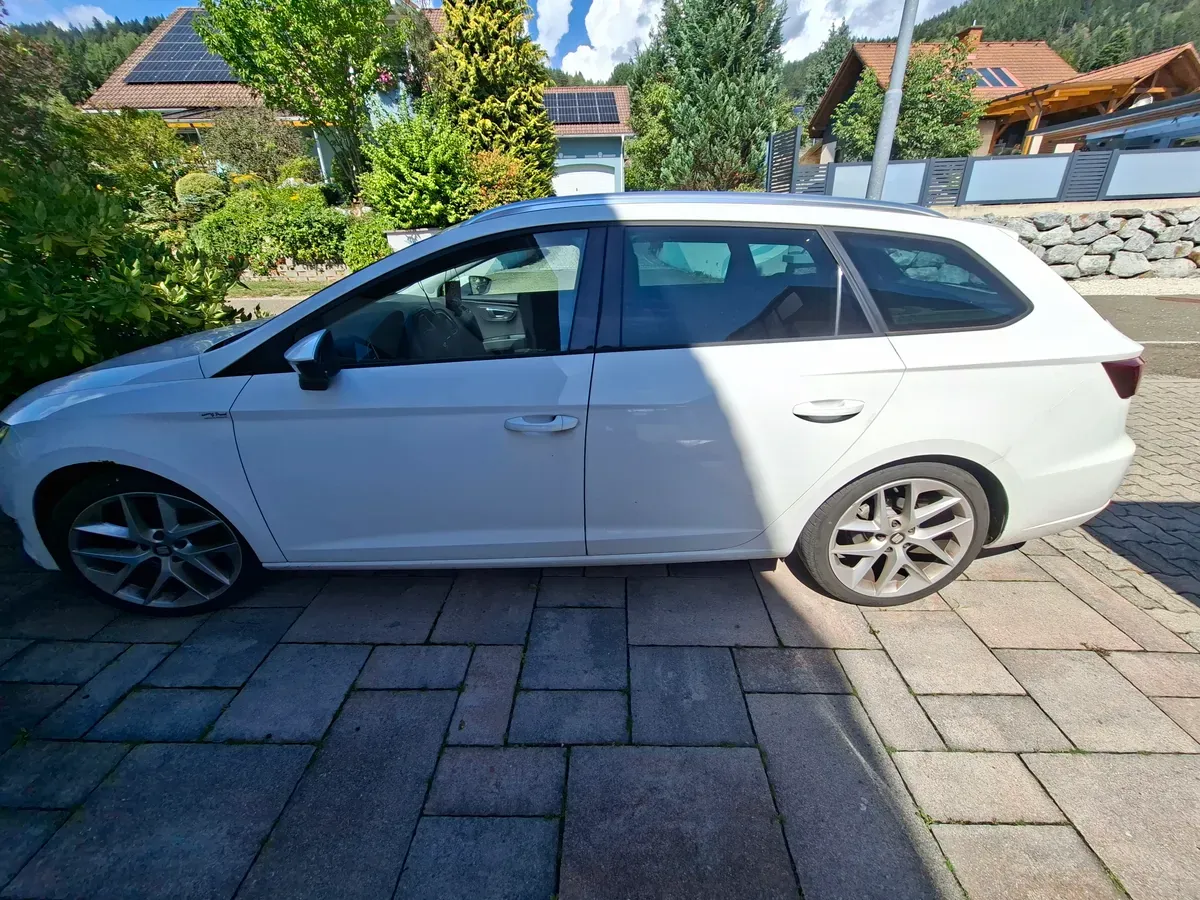 Seat Leon 2015 photo 2