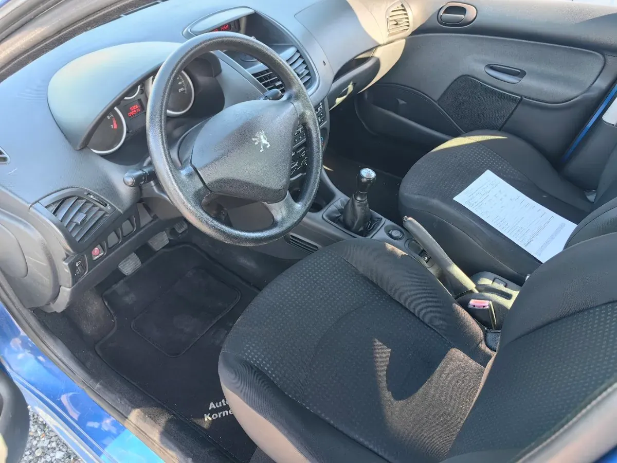 Peugeot 206 2010 photo 3