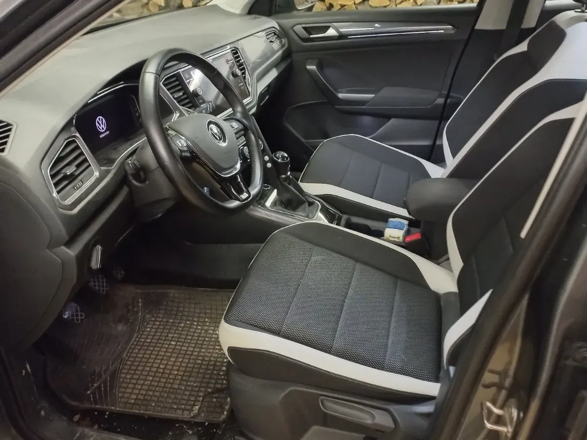 Volkswagen T-Roc 2021 photo 2