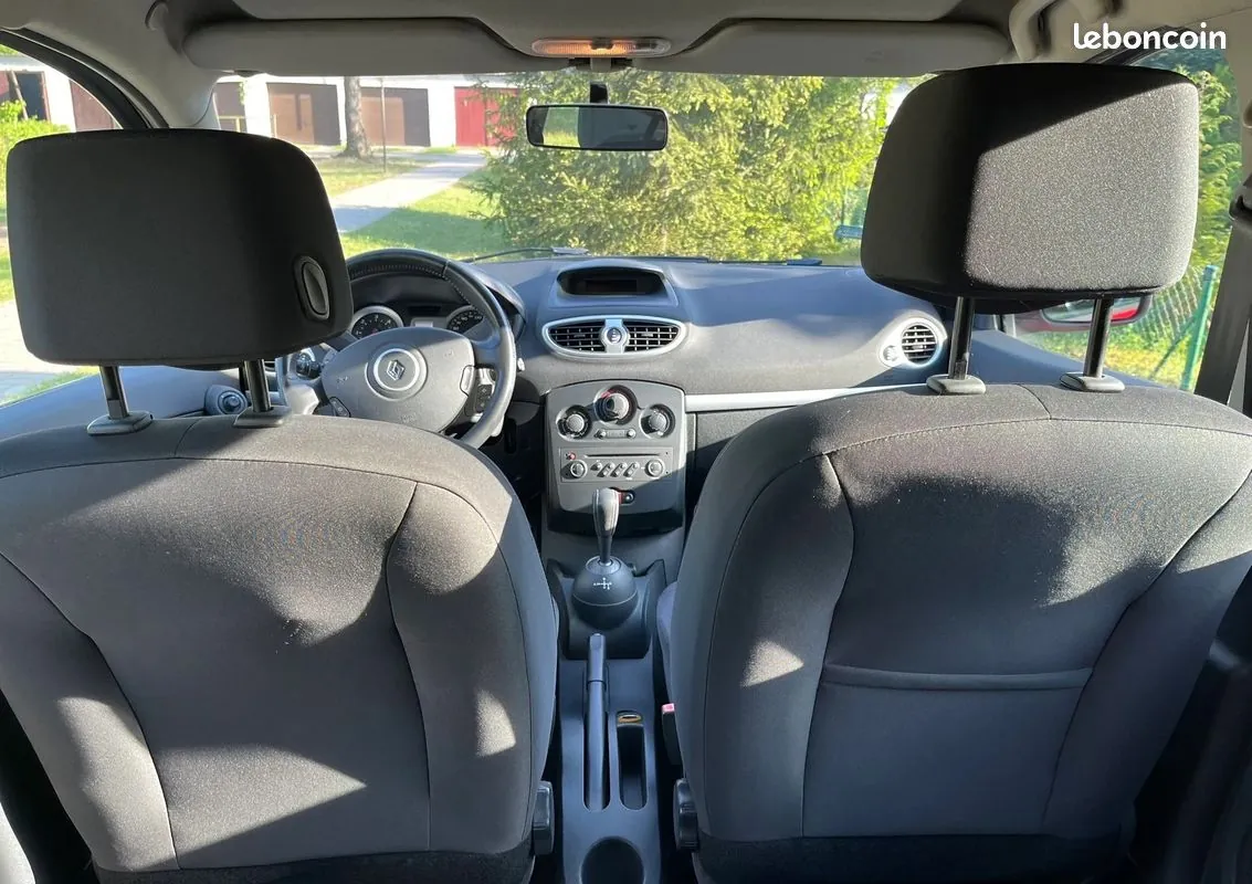 Renault Clio 2009 photo 3