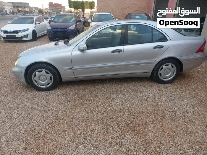 Mercedes-Benz C-Class 2004 photo 3