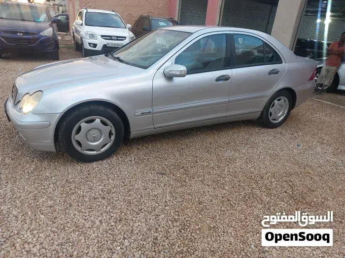 Mercedes-Benz C-Class 2004 photo 4