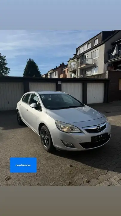 Opel Astra J