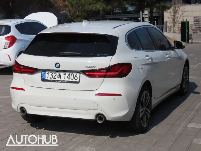 BMW 1 Series 2022 photo 3