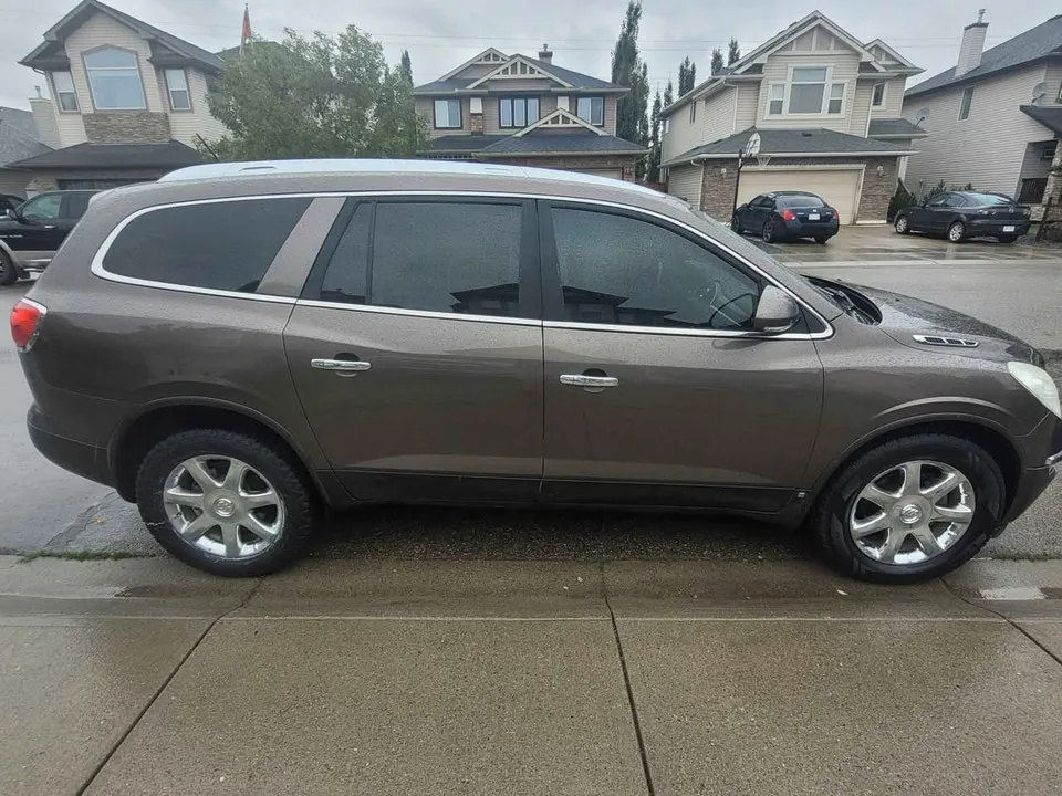 Buick Enclave 2008 photo 2