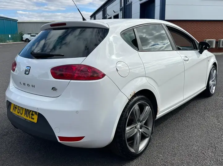 Seat Leon 2010 photo 5