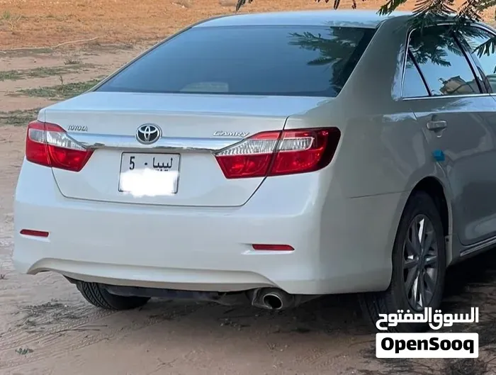 Toyota Camry 2014 photo 2