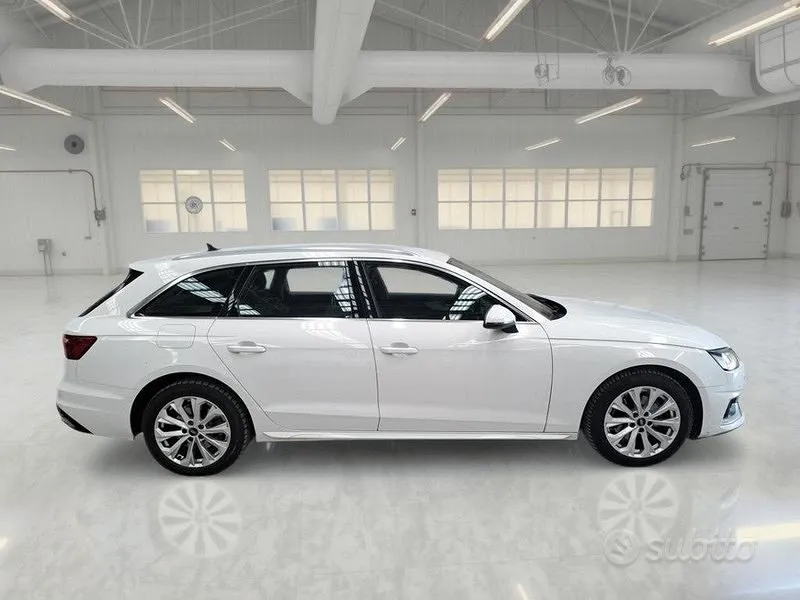 Audi A4 Avant 2022 photo 3