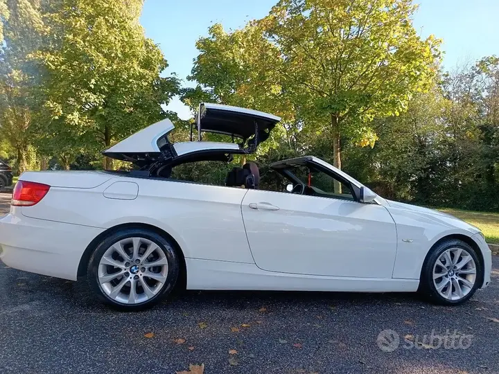 BMW 3 Series 2009 photo 3