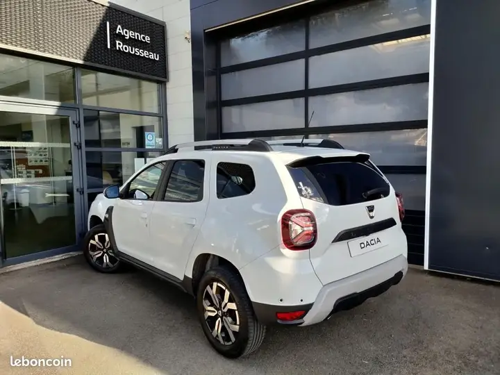 Dacia Duster 2021 photo 2