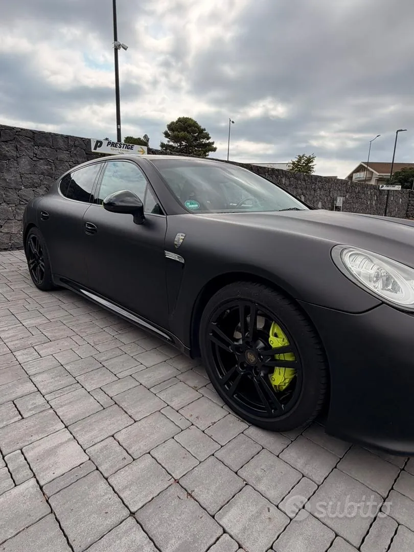 Porsche Panamera 2012 photo 2