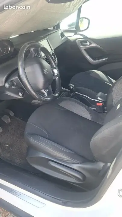 Peugeot 2008 2019 photo 2