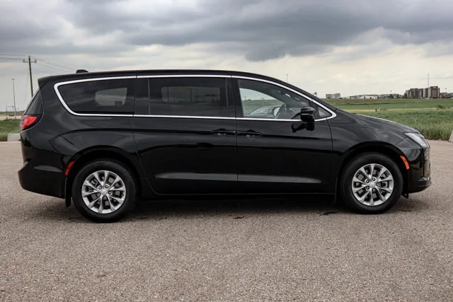Chrysler Pacifica 2027 photo 4